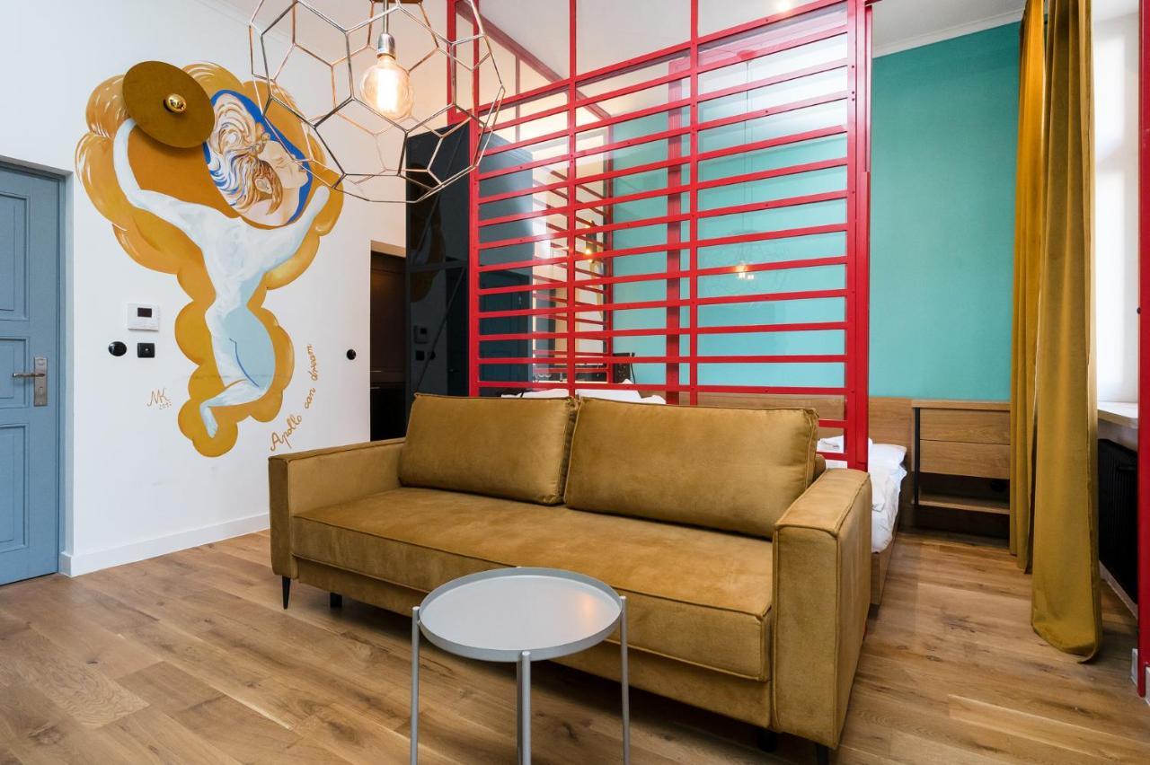 Goldfinger 3-Bed Unique Apartment In The Heart Of Podgorze Krakow Dış mekan fotoğraf